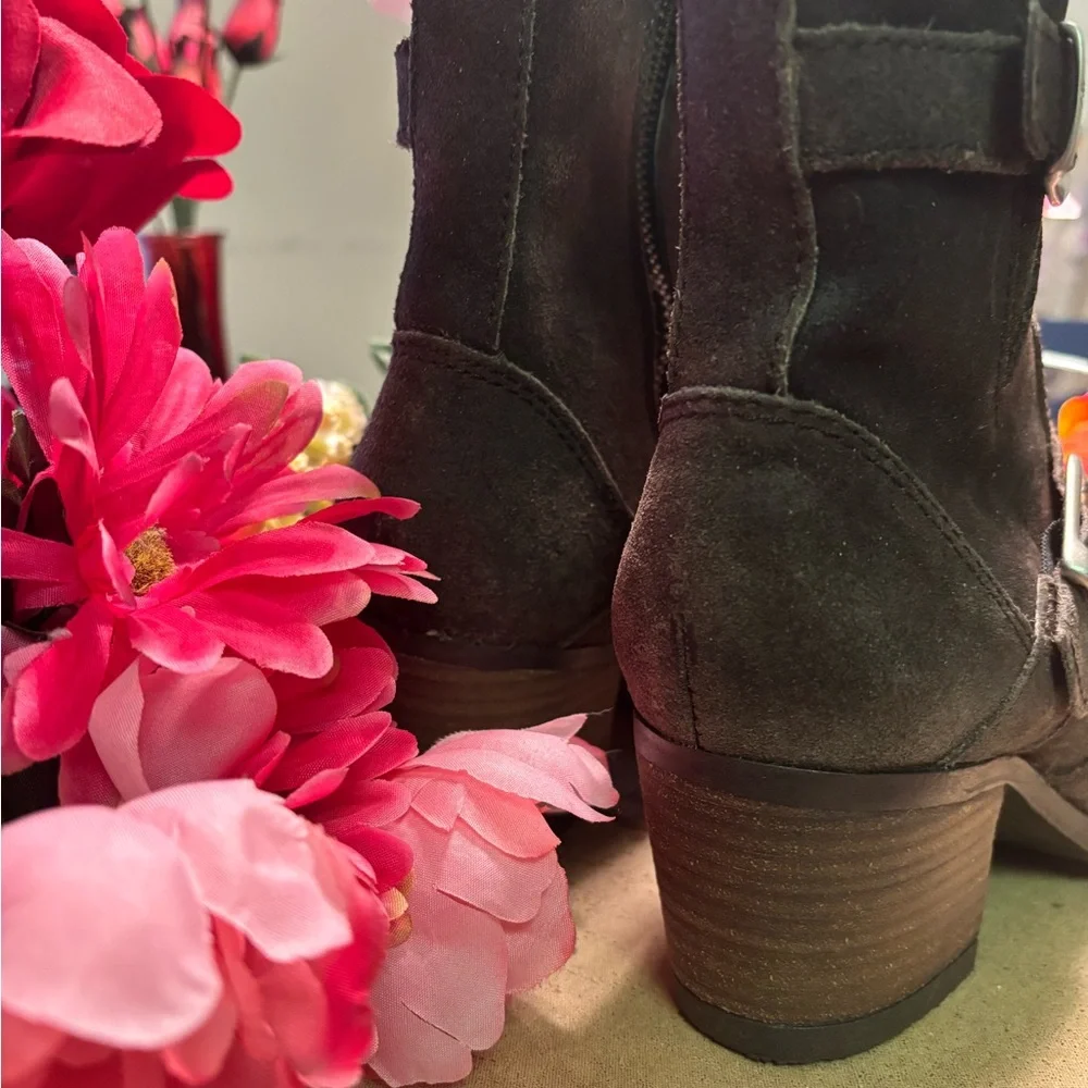 Born Galene Rustic Suede Boots - Picture 5 of 7
